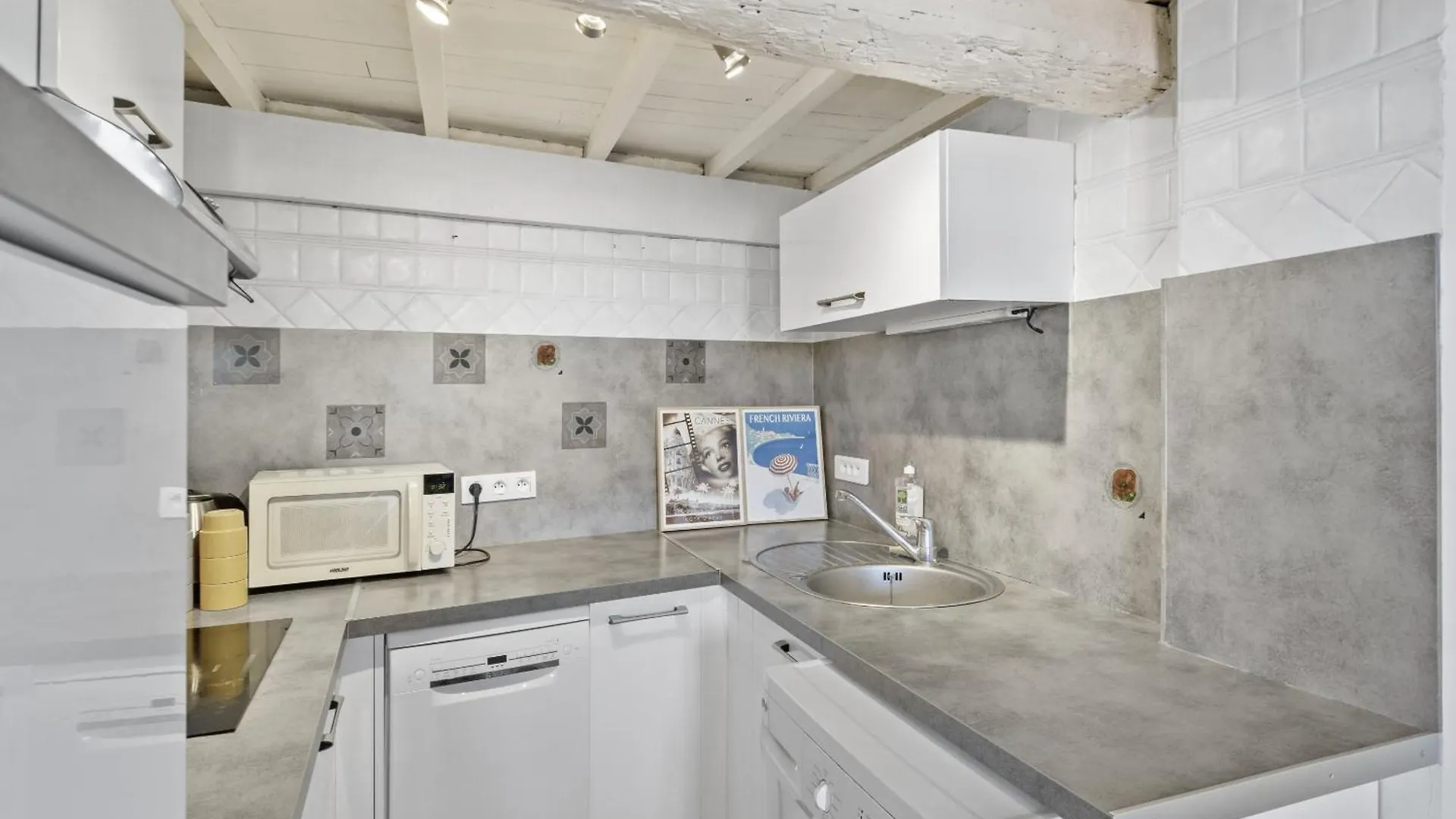 2 Bedrooms Sea View In Le Suquet Cannes Apartman
